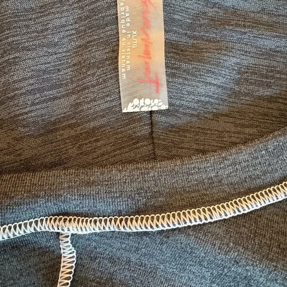 The Free People Movement Women’s Grey Right Or Run Long Sleeve Layer in XL NWT - Picture 7 of 10
